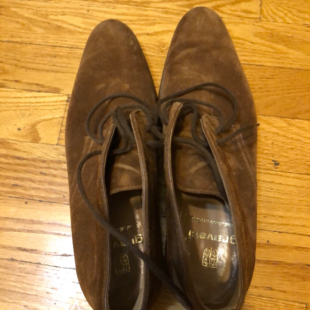 Ladies shoes